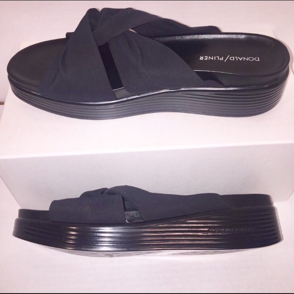 NEW DONALD PLINER Black Freea Sandals Sz 9.5M $178